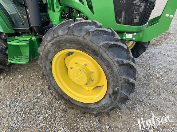 Photo of 2025 John Deere 5067E