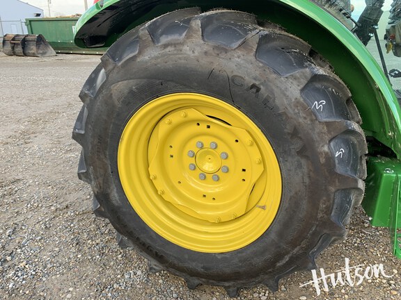 Photo of 2025 John Deere 5067E