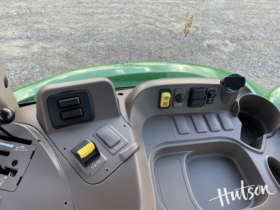 Photo of 2025 John Deere 5067E