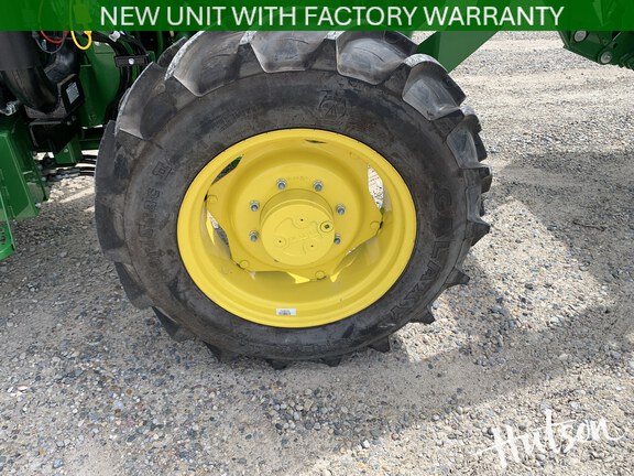 Photo of 2025 John Deere 5067E