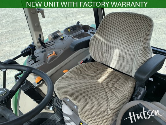 Photo of 2025 John Deere 5067E