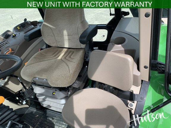 Photo of 2025 John Deere 5067E