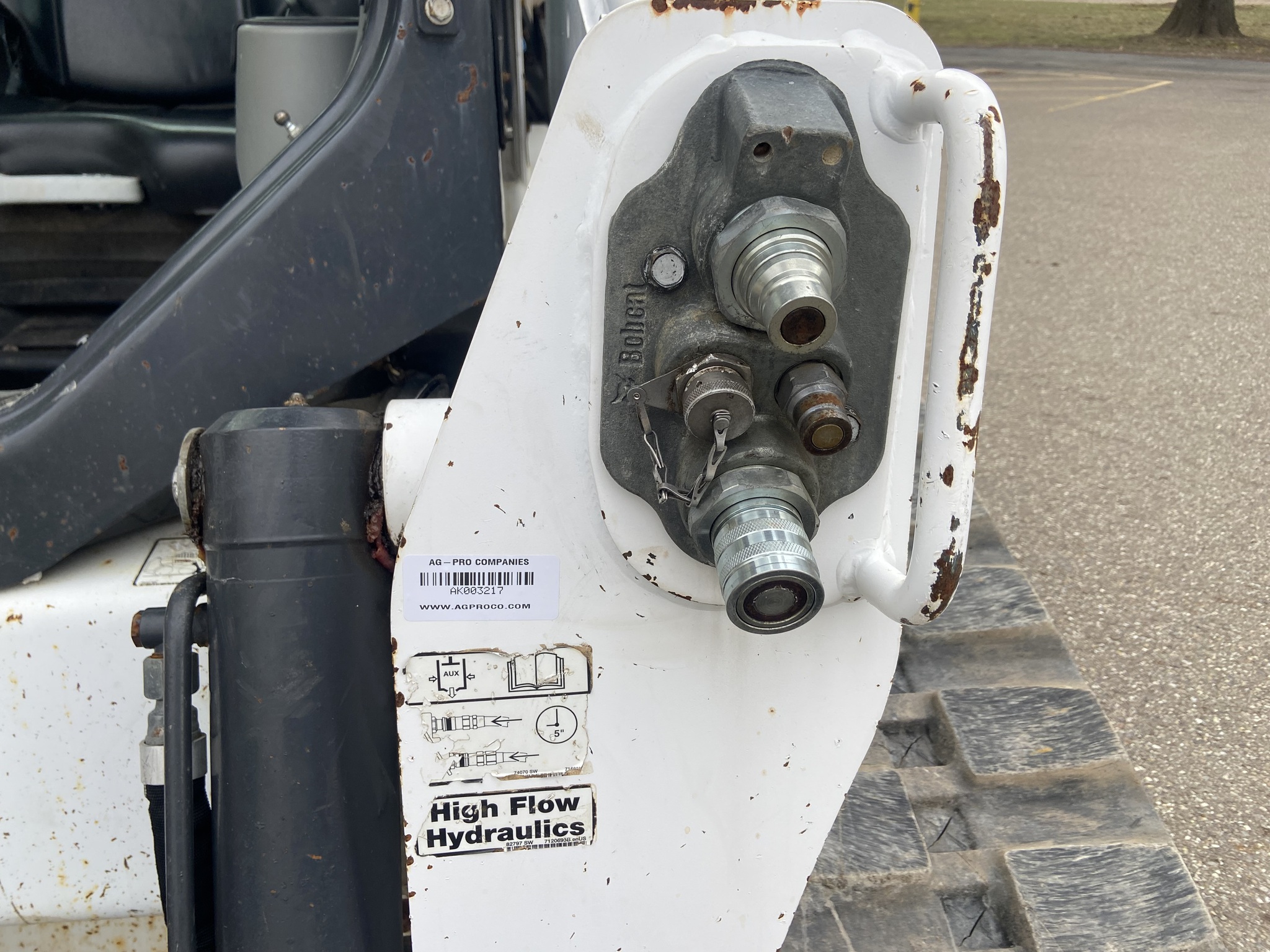 2019 Bobcat T870 Image 4