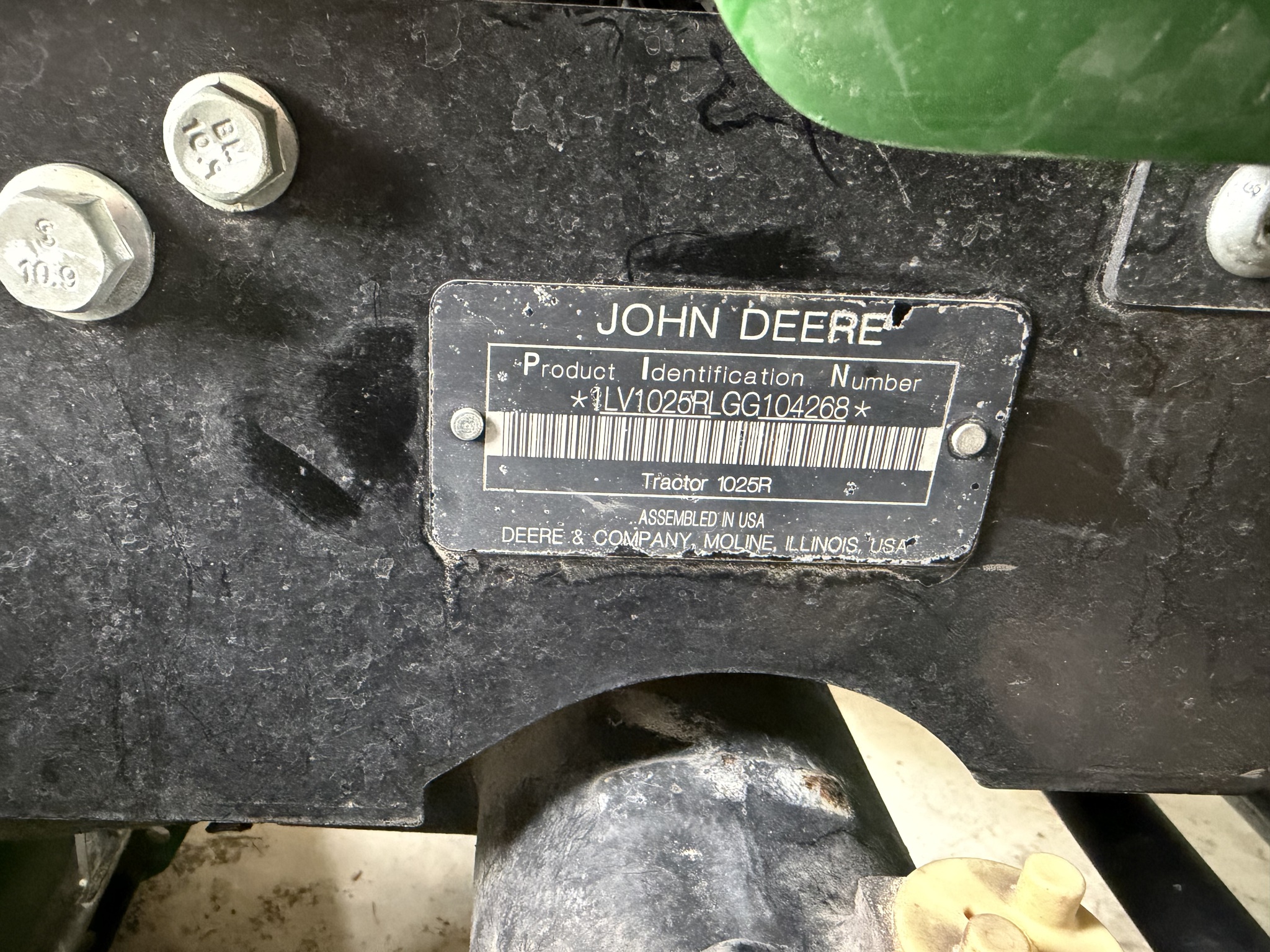 2016 John Deere 1025R Image 14