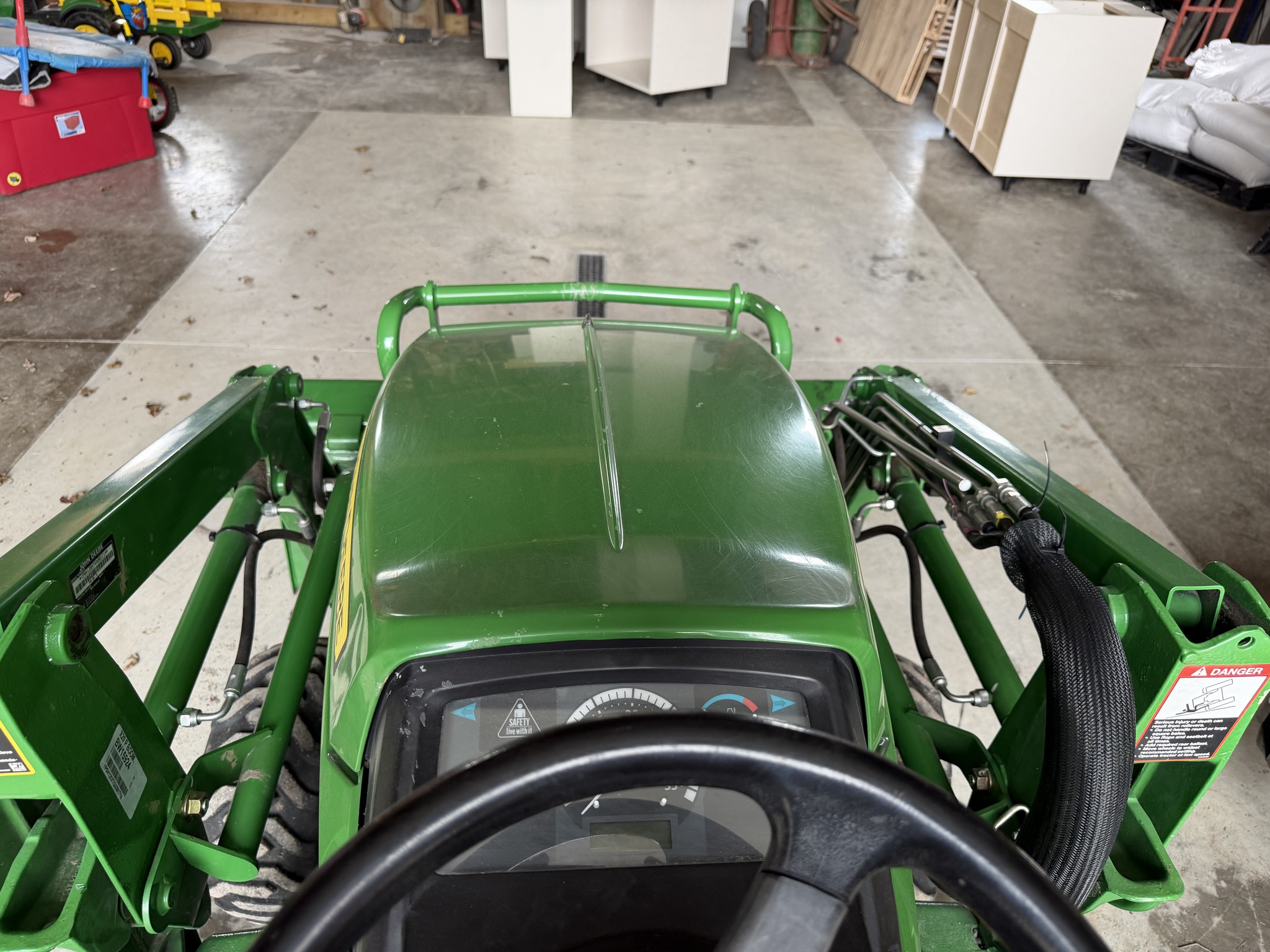 2016 John Deere 1025R Image 13