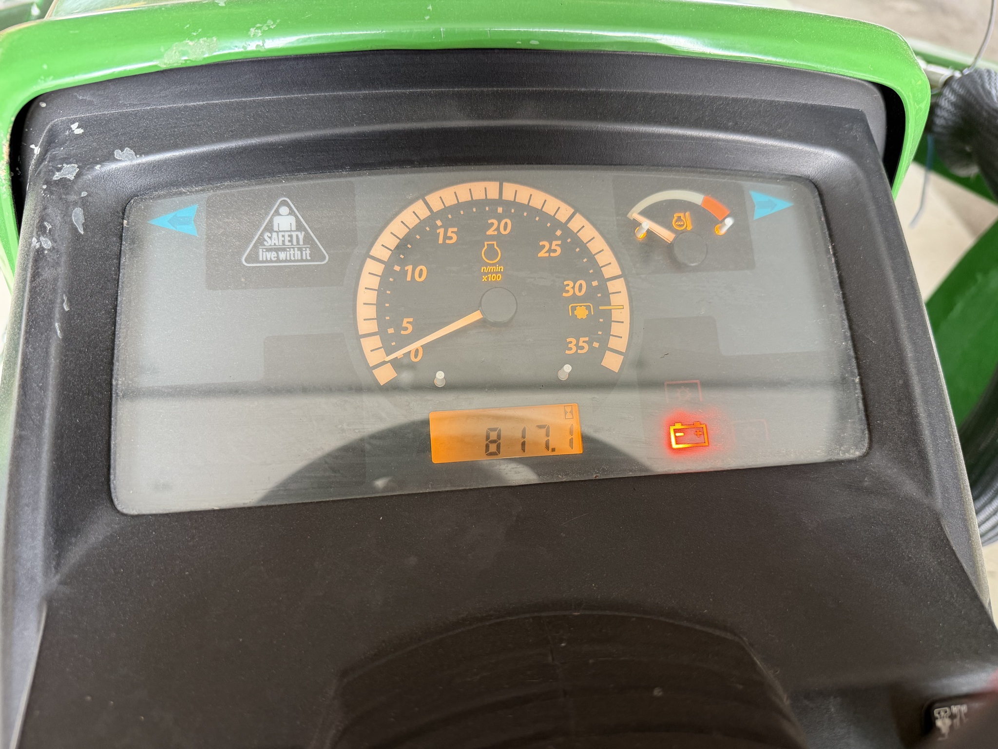 2016 John Deere 1025R Image 6