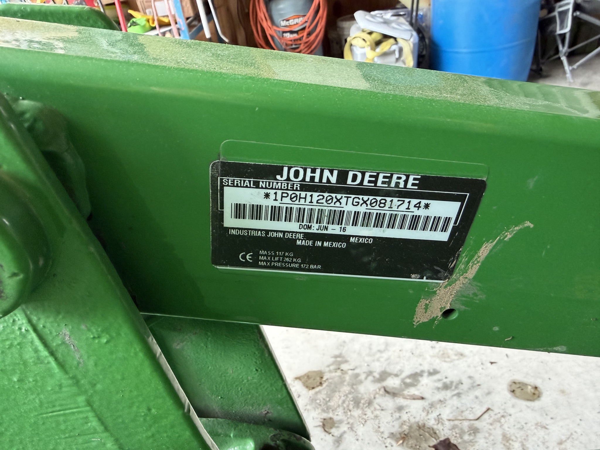 2016 John Deere 1025R Image 8