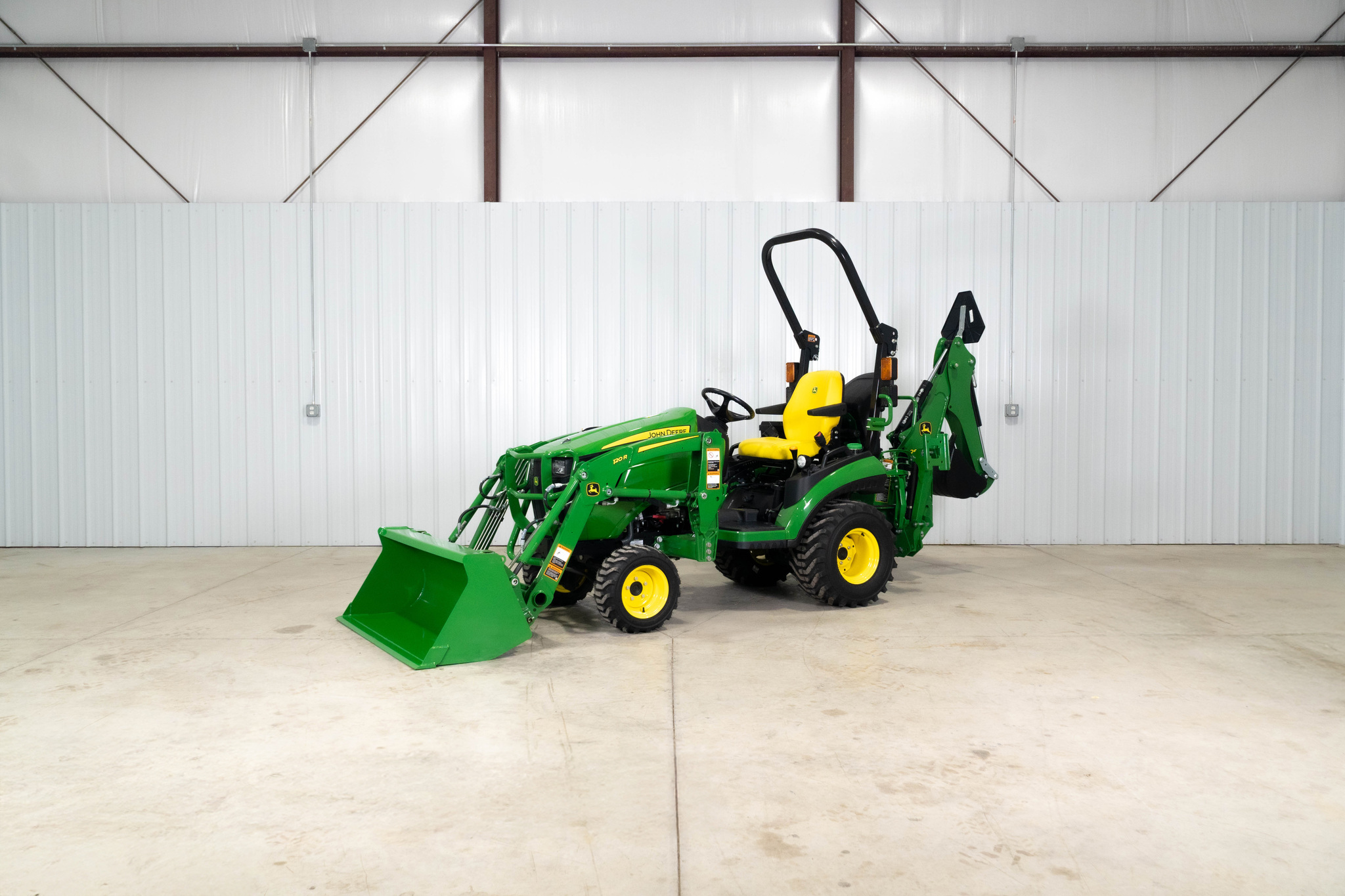 New In-Stock 2026 John Deere 1025R Compact Utility Tractors at Koenig Equipment in Tipp City, OH - PhotoXL2