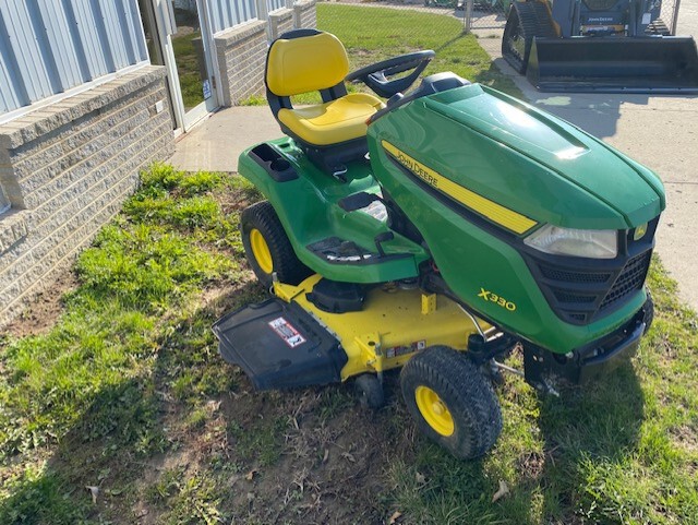 2020 John Deere X330 Image 4