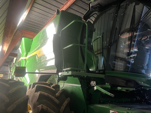 Photo of 2025 John Deere S7 800
