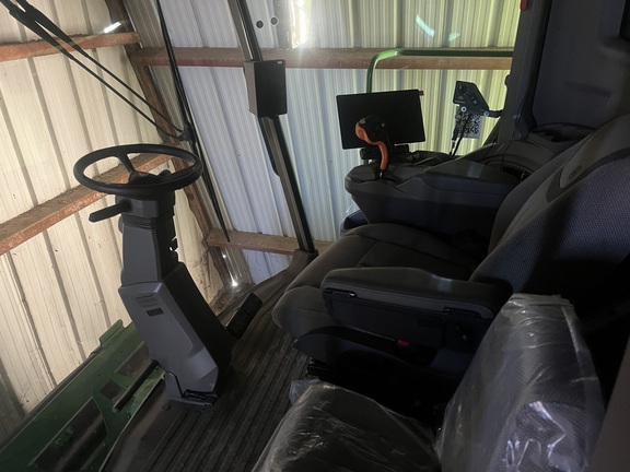 Photo of 2025 John Deere S7 800