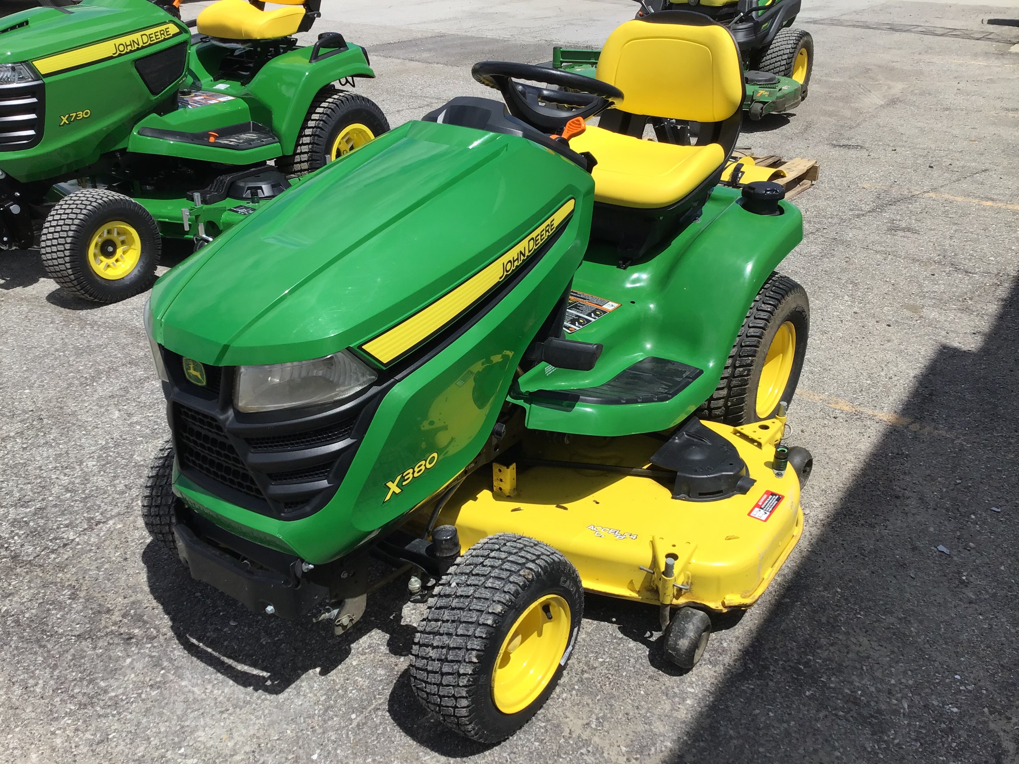 2018 John Deere X380 Image 1