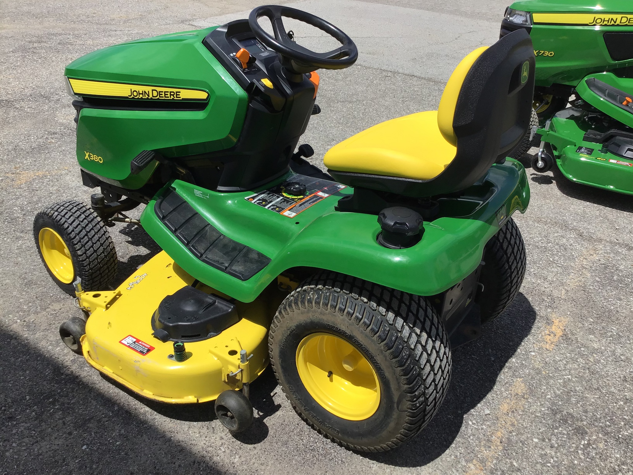 2018 John Deere X380 Image 5