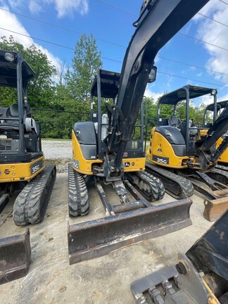 Photo of a 2020 John Deere 35G