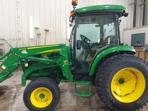  John Deere 4066R