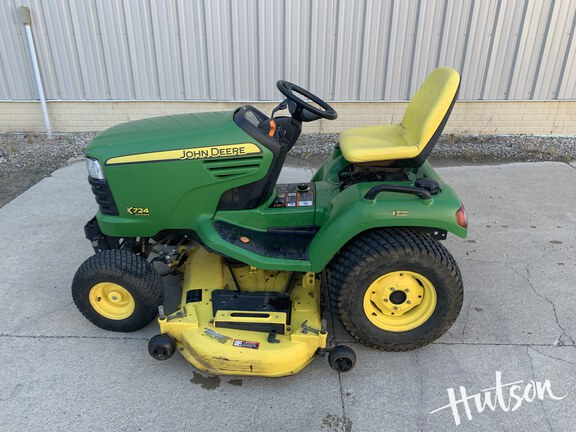 Photo of 2008 John Deere X724