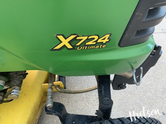 Photo of 2008 John Deere X724
