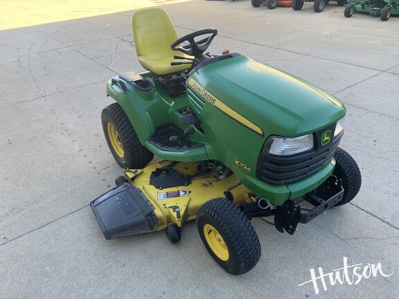 Photo of 2008 John Deere X724