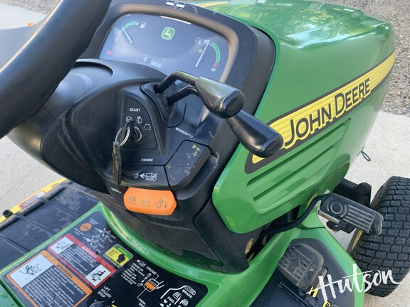 Photo of 2008 John Deere X724