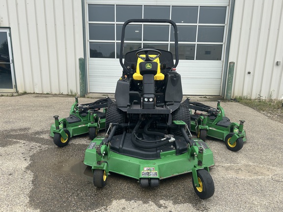 Used 2005 John Deere 1600 Commercial Front Mowers at Horizon Ag & Turf in Edmonton West, AB - Photo2