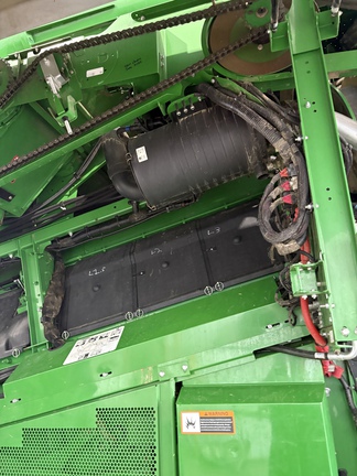 Used 2017 John Deere S690 Combines at Horizon Ag & Turf in Lloydminster, AB - Photo5