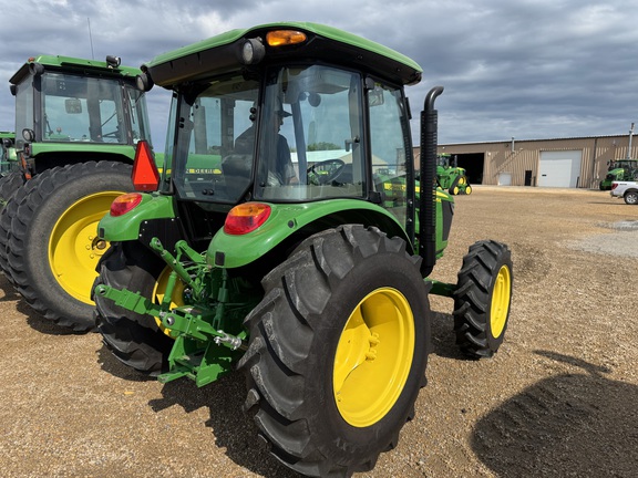 2022 John Deere 5075E - Photo12