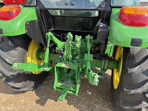 2022 John Deere 5075E - Photo11