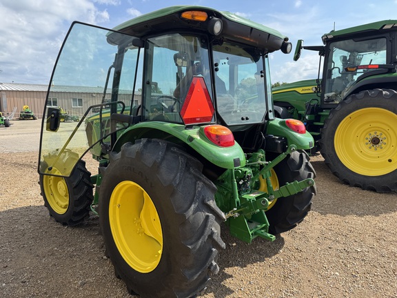 2022 John Deere 5075E - Photo10