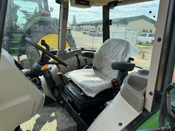 2022 John Deere 5075E - Photo7