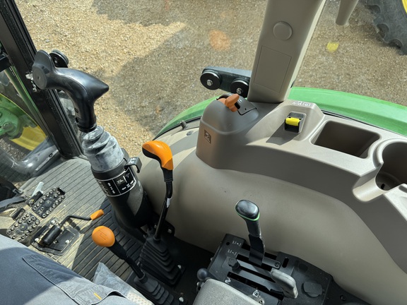 2022 John Deere 5075E - Photo6