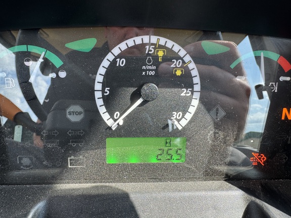 2022 John Deere 5075E - Photo4