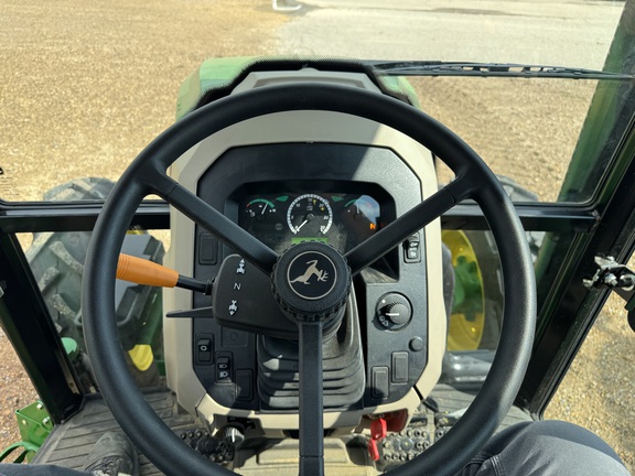 2022 John Deere 5075E - Photo3