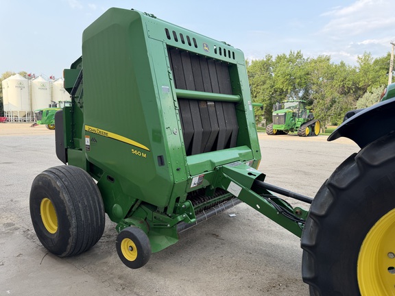  John Deere 560M
