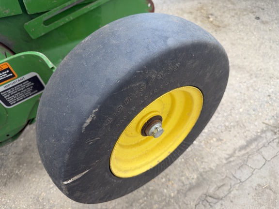 2022 John Deere 560M - Photo11