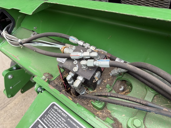 2022 John Deere 560M - Photo17
