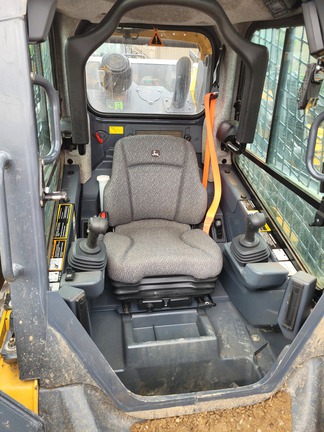 2023 John Deere 325G