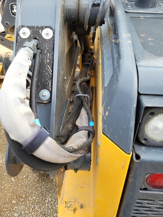 2023 John Deere 325G