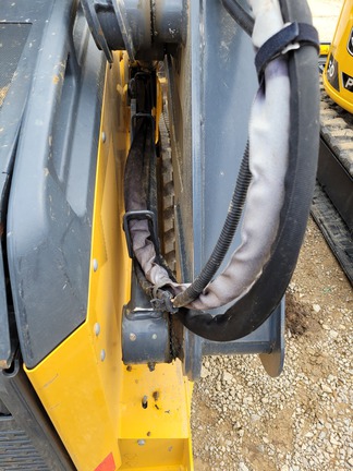2023 John Deere 325G