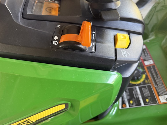 2016 John Deere X394 - Photo7