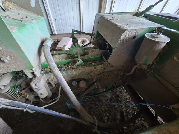 Photo of 2006 John Deere 348