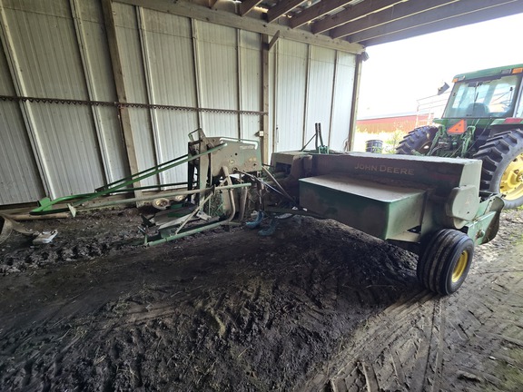 Photo of 2006 John Deere 348