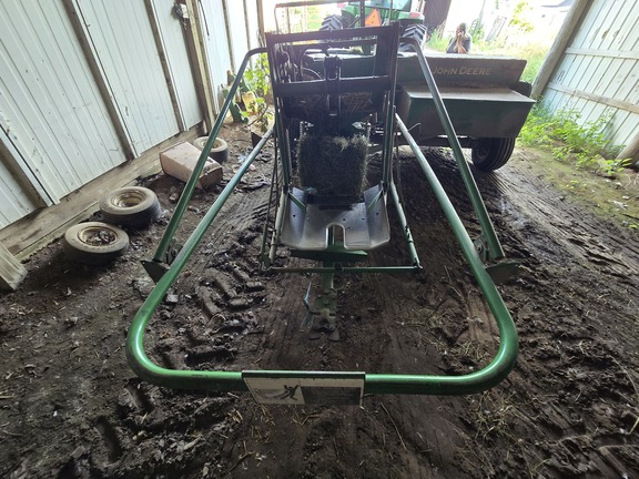 Photo of 2006 John Deere 348