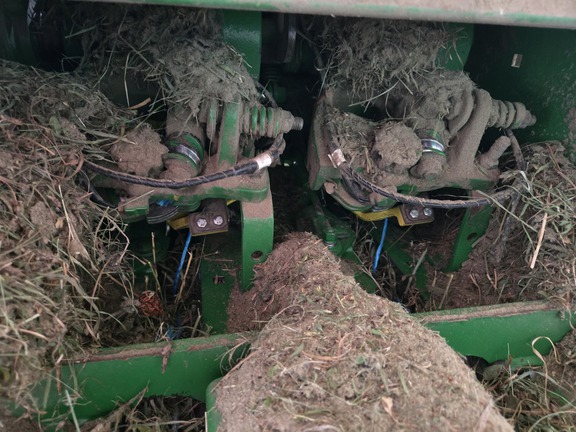 Photo of 2006 John Deere 348
