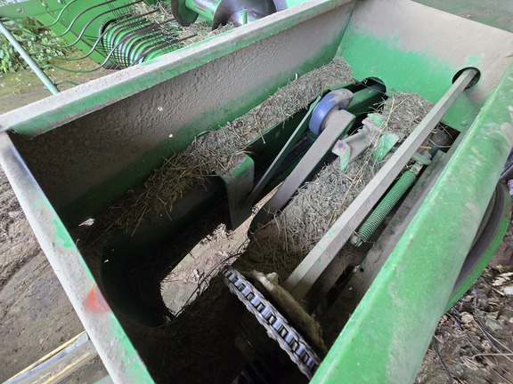 Photo of 2006 John Deere 348