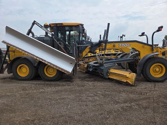 2017 John Deere 770G