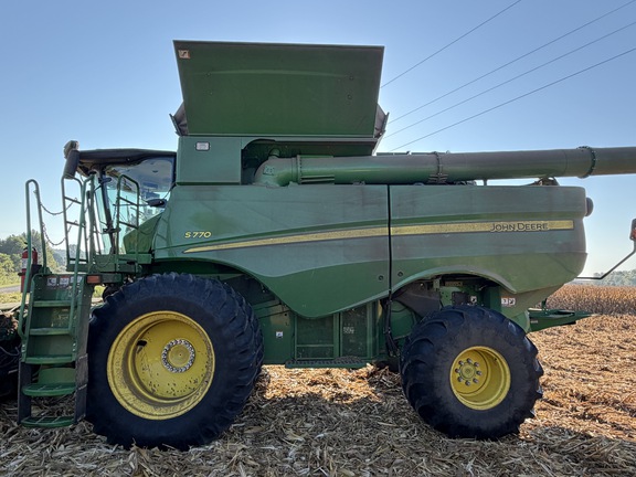 Photo of 2021 John Deere S770