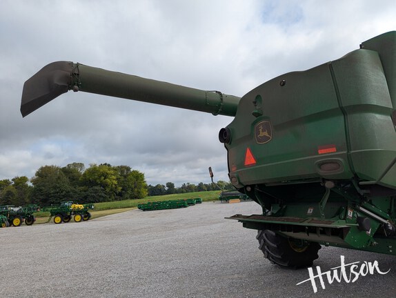 Photo of 2021 John Deere S770