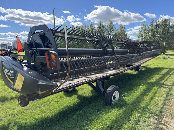 Used 2017 MacDon FD135 Combine Platforms at Horizon Ag & Turf in Vermilion, AB - Photo2