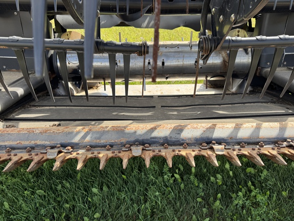 Used 2017 MacDon FD135 Combine Platforms at Horizon Ag & Turf in Vermilion, AB - Photo7