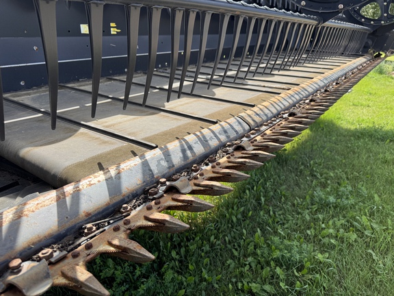 Used 2017 MacDon FD135 Combine Platforms at Horizon Ag & Turf in Vermilion, AB - Photo12